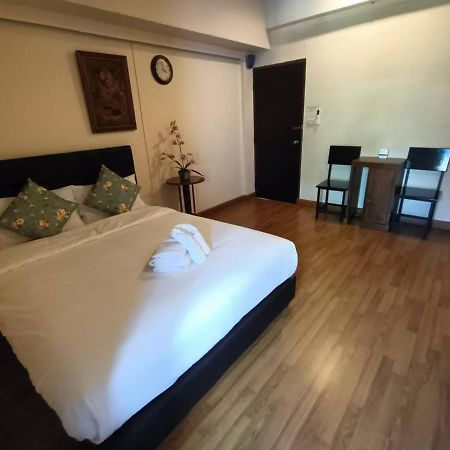 Soft Night Barzaar Hostel Chiang Mai Exterior foto