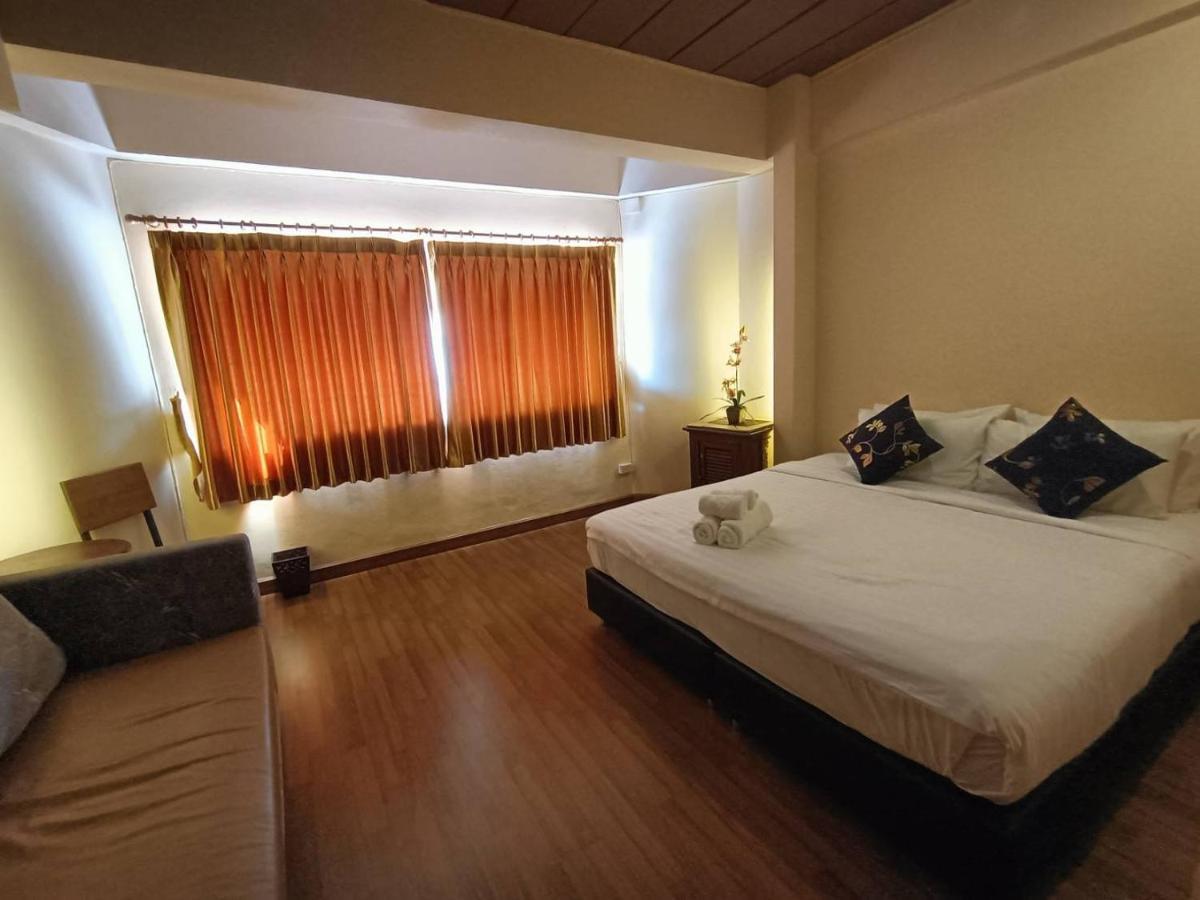 Soft Night Barzaar Hostel Chiang Mai Exterior foto
